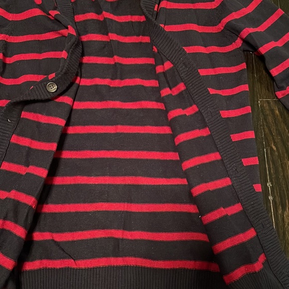 21 Men Forever21 Men's Red and Black Buttoned Striped Long Sleeve Cardigan - Picture 5 of 6